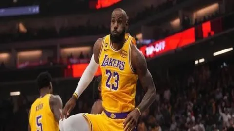 肖雁宁：从花游辉煌到讲台生涯，追寻新的人生轨迹