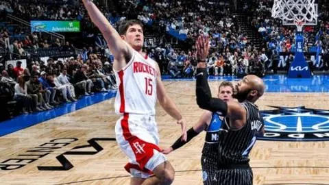 “奥运金牌得主将受邀出席WTT大满贯及冠军赛，央视新闻客户端届时将进行直播。”